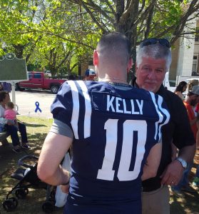 Chad Kelly talks with Pontotoc County sheriff's office Chief Deputy Randy Roberts Saturday. (Photo credit: Allen Maxey)