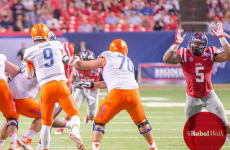 Nkemdiche-rushes-qb