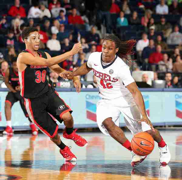 Georgia Bulldogs get past Ole Miss 76-72