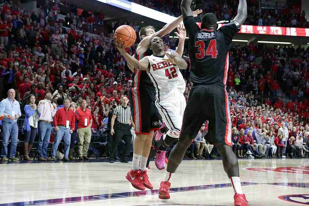 Stefan Moody’s game-winning shot propels Ole Miss past Georgia, 72-71