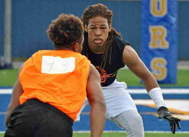 Ole Miss receives commitment from 4-star LB Josh Clarke
