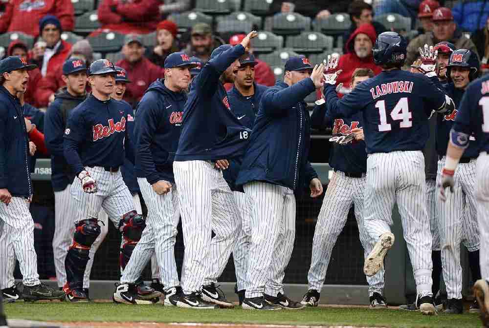 Weekend Wrap-Up: Rebels’ 10-5 win in game three gives Ole Miss series over No. 8 Hogs