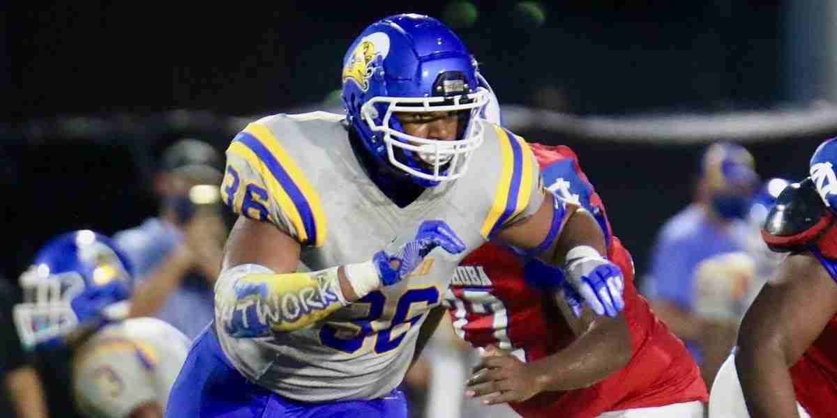Tupelo 4-star defensive end Jacarius Clayton commits to the Rebels
