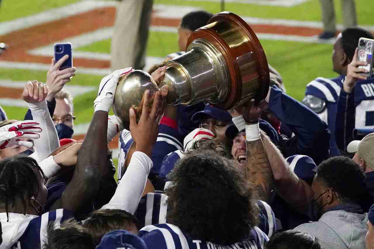 Egg Bowl Predictions Who wins? Our 14 Experts Take a Look at the