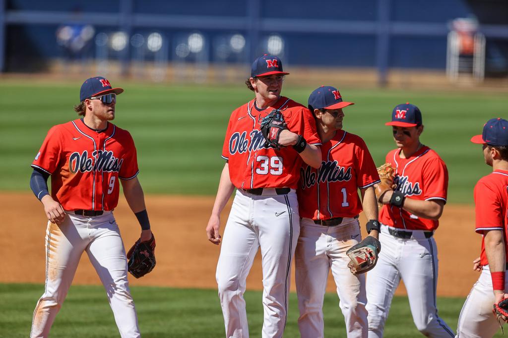 No. 22 Alabama Baseball Defeats Jacksonville State, 5-2 - Sports