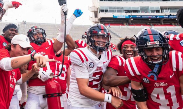 Red Team comes from behind to defeat Blue, 53-52, in final seconds of Grove Bowl