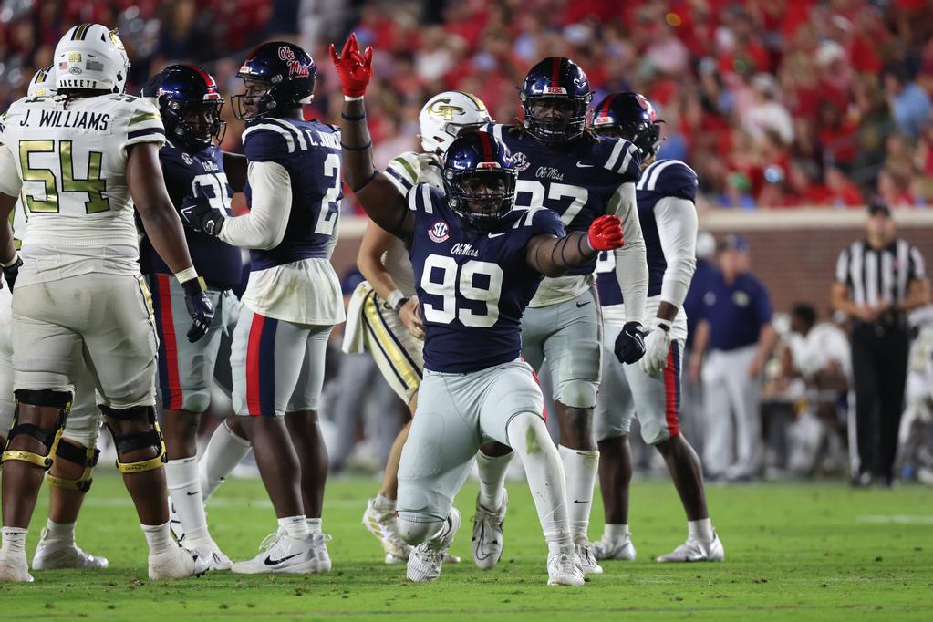 Ole Miss defensive lineman Isaac Ukwu expects a battle in Tuscaloosa ...