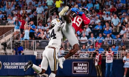 Gamer: Ole Miss Cruises to 33-7 Homecoming Win over Vanderbilt