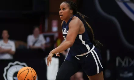 KK Deans to Miss Remainder of Season with Knee Injury