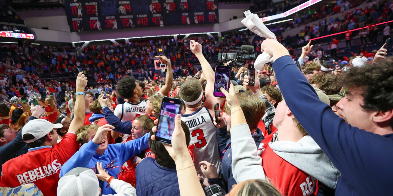 Ole Miss shocks No. 4 Tennessee, 78-76, behind Brakefield’s second half performance